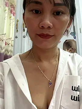 Snapshot of Almond-cute chatting on 09.23.25 Almond-cute online show from 09.23.25