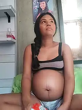 Snapshot of julietta1453 chatting on 12.14.25 julietta1453 online show from 12.14.25