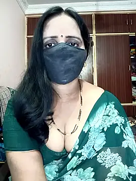 Snapshot of Mee_harini-telugupilla chatting on 09.10.25 Mee harini-telugupilla online show from 09.10.25
