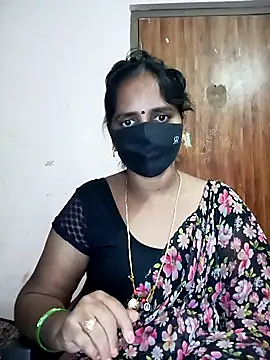 Snapshot of Mee_harini-telugupilla chatting on 10.11.25 Mee harini-telugupilla online show from 10.11.25