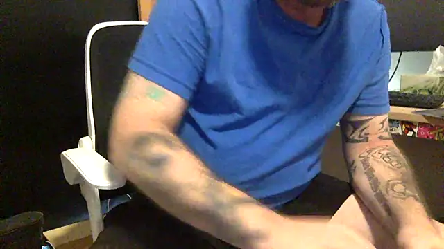 Snapshot of edger4lif3 chatting on 09.26.25 edger4lif3 online show from 09.26.25