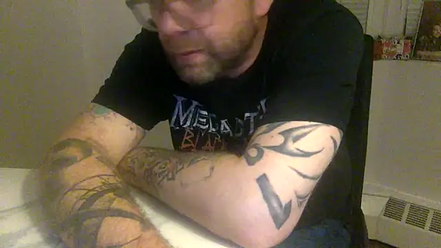 Snapshot of edger4lif3 chatting on 10.17.25 edger4lif3 online show from 10.17.25