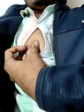 Snapshot of RotundHeadway chatting on 11.12.25 RotundHeadway online show from 11.12.25