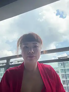 Snapshot of Xinlan-Asia chatting on 09.21.25 Xinlan-Asia online show from 09.21.25