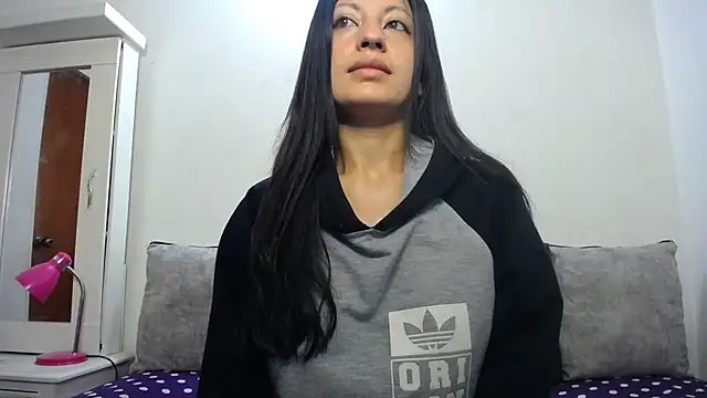 Taylormegan online show from 11.04.25