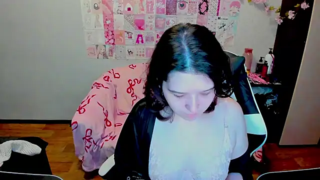Snapshot of Acid_Kate chatting on 10.08.25 Acid Kate online show from 10.08.25
