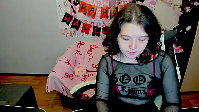 Snapshot of Acid_Kate chatting on 10.20.25 Acid Kate online show from 10.20.25