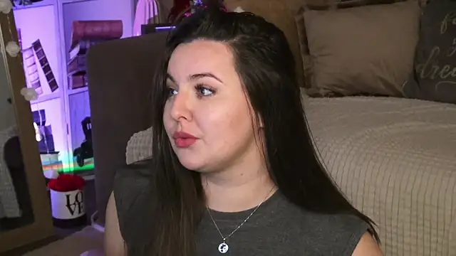 Mia Swano online show from 04.19.26