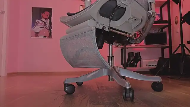 Jolie Orchid online show from 02.05.26