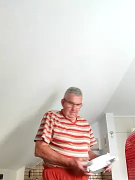 Snapshot of Oldmenhot66 chatting on 06.25.26 Oldmenhot66 online show from 06.25.26