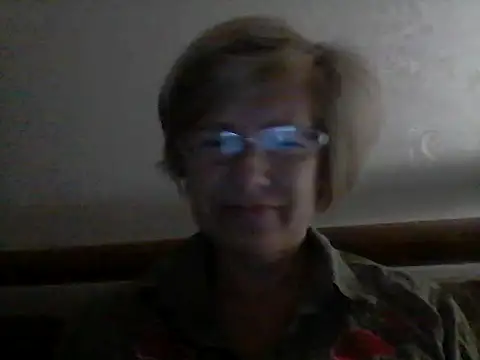 Snapshot of LucyLewisX chatting on 09.19.25 LucyLewisX online show from 09.19.25