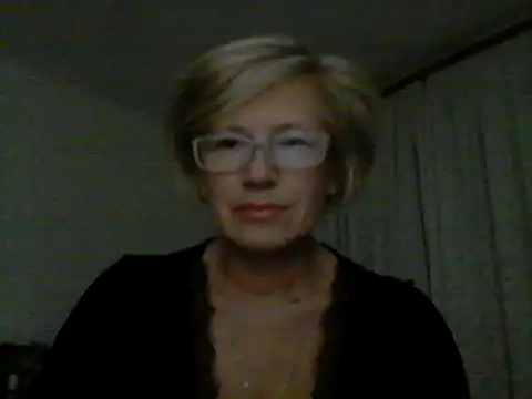 Snapshot of LucyLewisX chatting on 09.27.25 LucyLewisX online show from 09.27.25