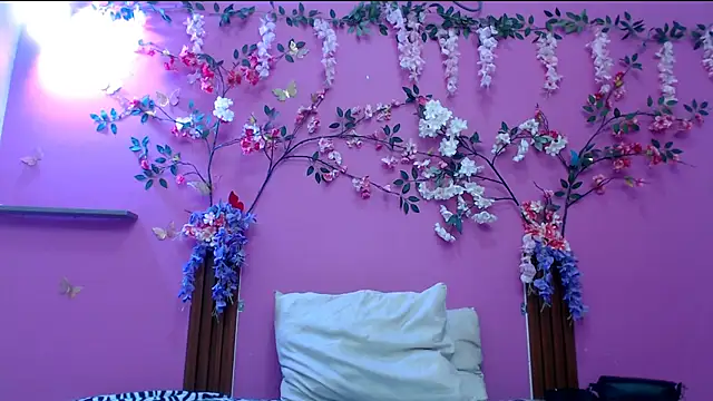 skinnysofia18 online show from 04.20.26