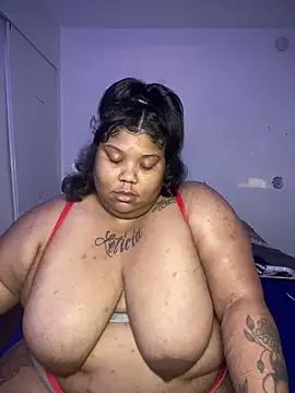 Snapshot of BlaxicanaMami chatting on 10.20.25 BlaxicanaMami online show from 10.20.25