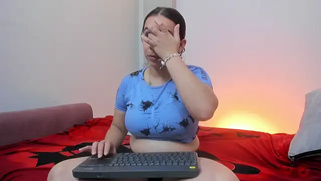 CataleyaAmaya online show from 12.19.25