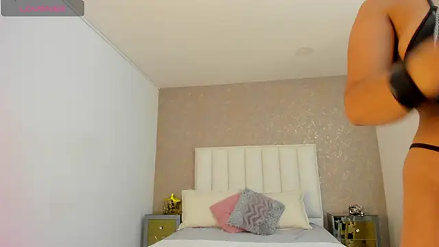 Snapshot of KaylieBrooks chatting on 10.15.25 KaylieBrooks online show from 10.15.25