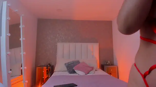 Snapshot of KaylieBrooks chatting on 11.05.25 KaylieBrooks online show from 11.05.25