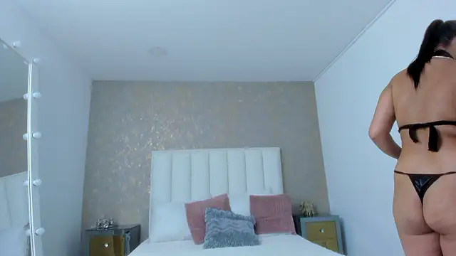 Snapshot of KaylieBrooks chatting on 11.25.25 KaylieBrooks online show from 11.25.25