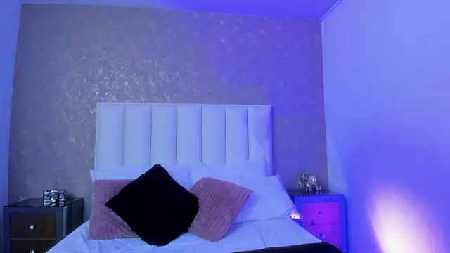 Snapshot of KaylieBrooks chatting on 12.02.25 KaylieBrooks online show from 12.02.25