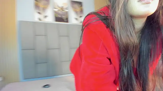 Stefany gonzales  online show from 10.12.25