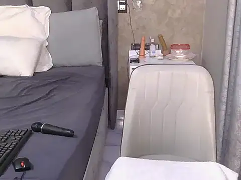 Sultry Booty online show from 11.26.25