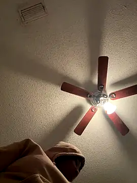 Snapshot of luvluvbubblesxo chatting on 12.14.25 luvluvbubblesxo online show from 12.14.25