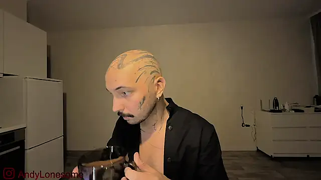 Snapshot of AndyLonesome chatting on 09.08.25 AndyLonesome online show from 09.08.25