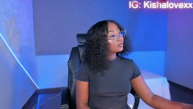Snapshot of Kishalove_ chatting on 10.14.25 Kishalove online show from 10.14.25