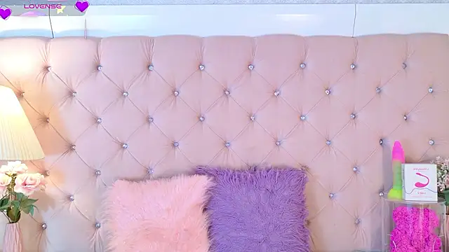 Snapshot of CaterinaRomano chatting on 02.02.26 CaterinaRomano online show from 02.02.26