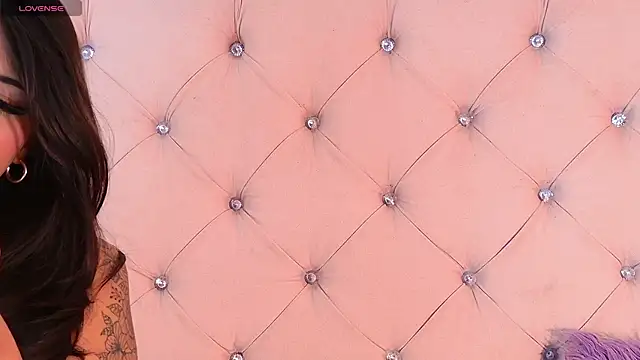 Snapshot of CaterinaRomano chatting on 02.25.26 CaterinaRomano online show from 02.25.26