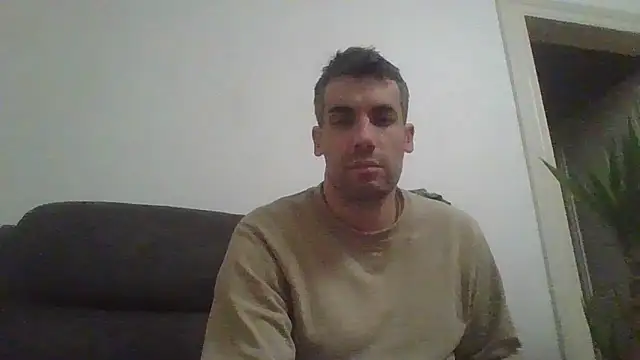 JulioIsHere4you online show from 12.18.25