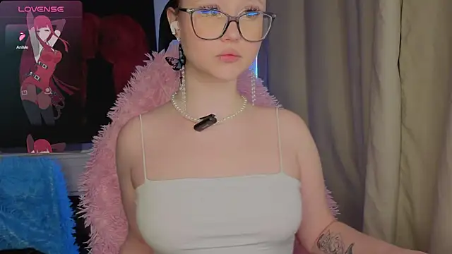 hornyprincess19 online show from 10.23.25