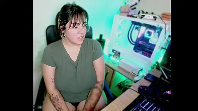 PinkDenial online show from 10.01.25