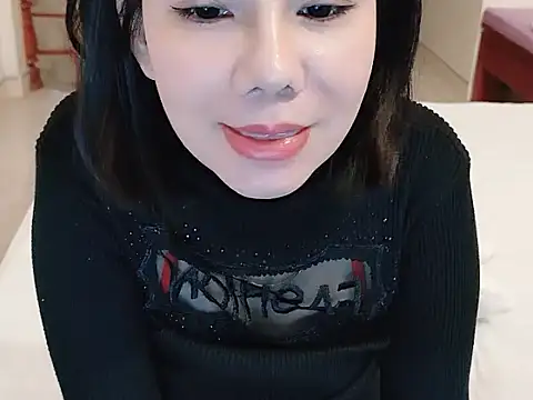 JunCii online show from 11.28.25