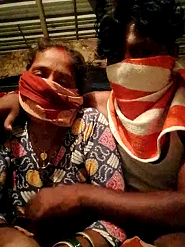 Snapshot of CUTE-004 chatting on 09.12.25 CUTE-004 online show from 09.12.25