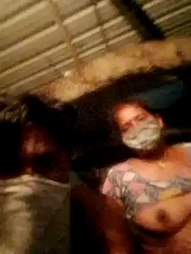 Snapshot of CUTE-004 chatting on 10.07.25 CUTE-004 online show from 10.07.25