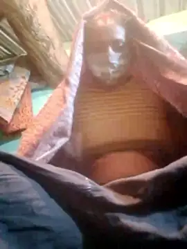 Snapshot of CUTE-004 chatting on 12.19.25 CUTE-004 online show from 12.19.25