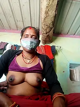 Snapshot of CUTE-004 chatting on 03.03.26 CUTE-004 online show from 03.03.26