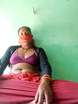 Snapshot of CUTE-004 chatting on 03.11.26 CUTE-004 online show from 03.11.26