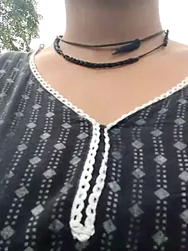 Snapshot of Janvi_Jaitly chatting on 10.31.25 Janvi Jaitly online show from 10.31.25