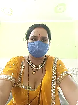 Snapshot of Your-vipasha chatting on 10.10.25 Your-vipasha online show from 10.10.25
