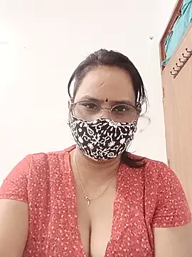 Snapshot of Your-vipasha chatting on 05.18.26 Your-vipasha online show from 05.18.26