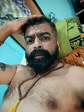 Snapshot of demon_royal chatting on 10.31.25 demon royal online show from 10.31.25