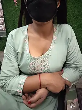 Snapshot of your_favourite_bhabhi chatting on 07.02.26 your favourite bhabhi online show from 07.02.26