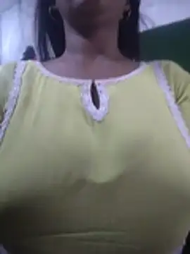 Snapshot of your_favourite_bhabhi chatting on 07.03.26 your favourite bhabhi online show from 07.03.26