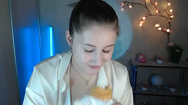 Snapshot of Milka_kamila chatting on 06.24.26 Milka kamila online show from 06.24.26