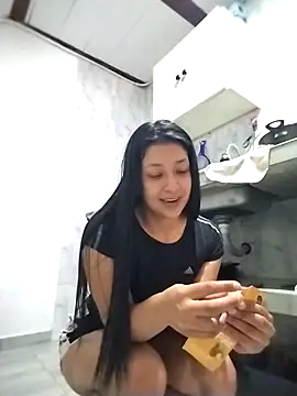 Coralaine 96 online show from 09.09.25