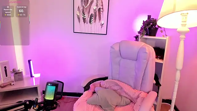 hollie joliie online show from 04.18.26