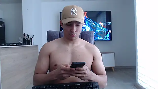 Snapshot of Auron_Demon01 chatting on 10.02.25 Auron Demon01 online show from 10.02.25