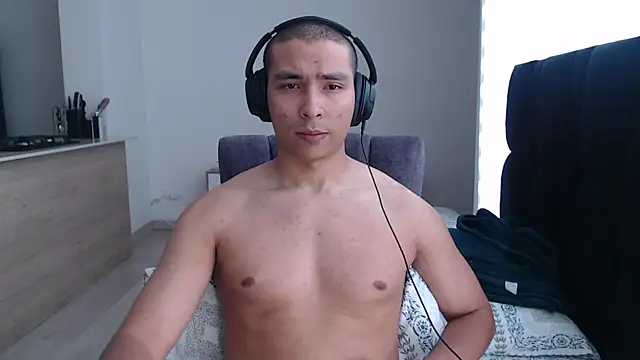 Snapshot of Auron_Demon01 chatting on 12.18.25 Auron Demon01 online show from 12.18.25